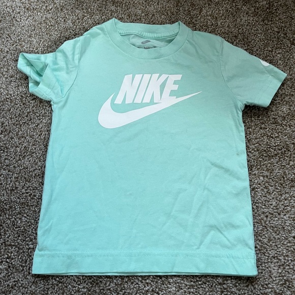 Kids Nike T-Shirt - Picture 1 of 1